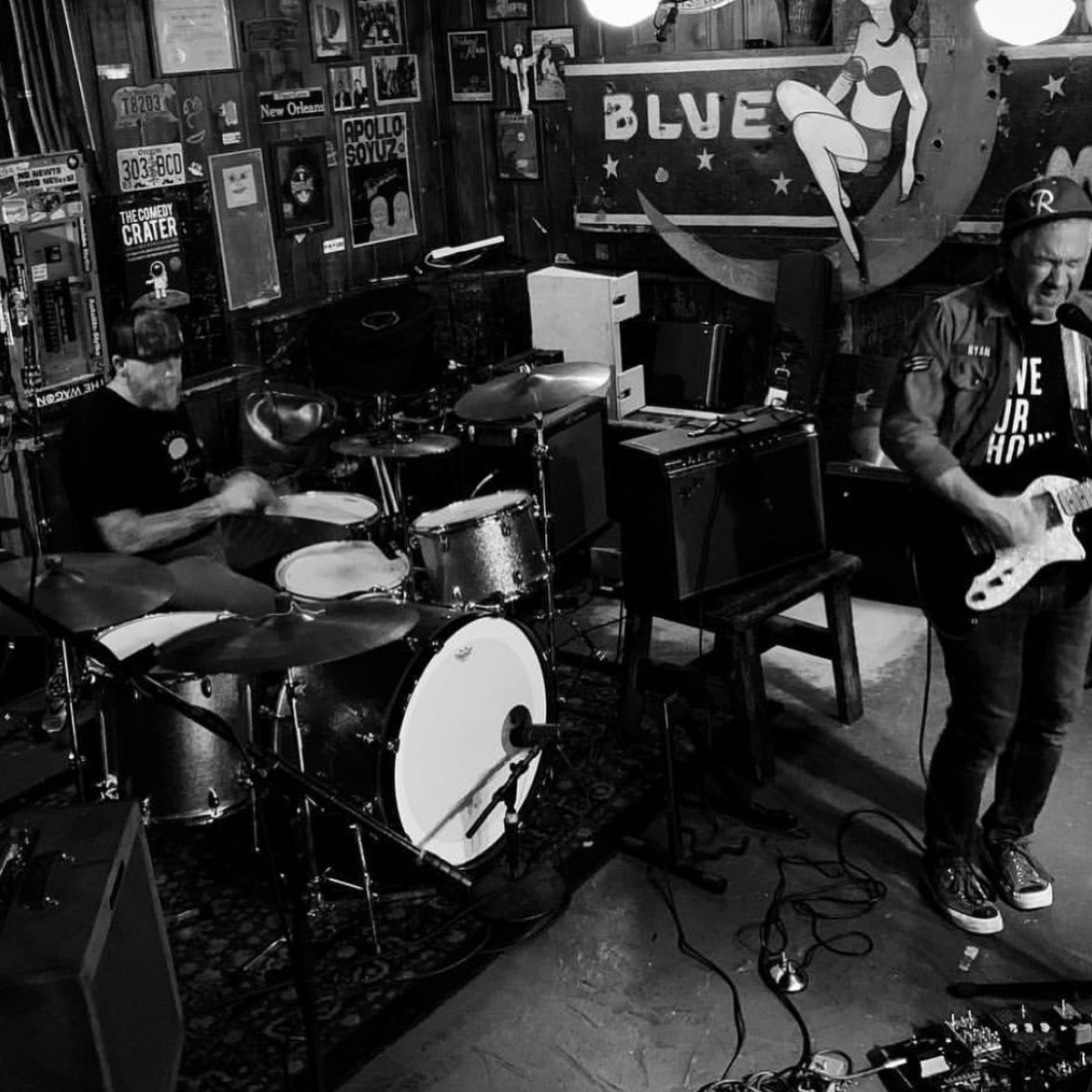 Knathan Ryan band on stage — B&W